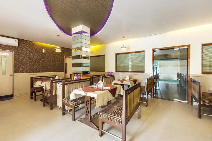 Hotel Corona Bharuch Exterior foto